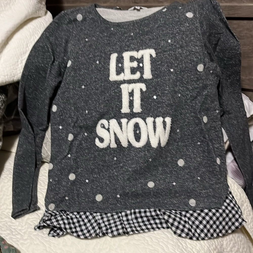 Crown & Ive Ladies Pullover Sz.M Like New Grey with Adorable White Accent